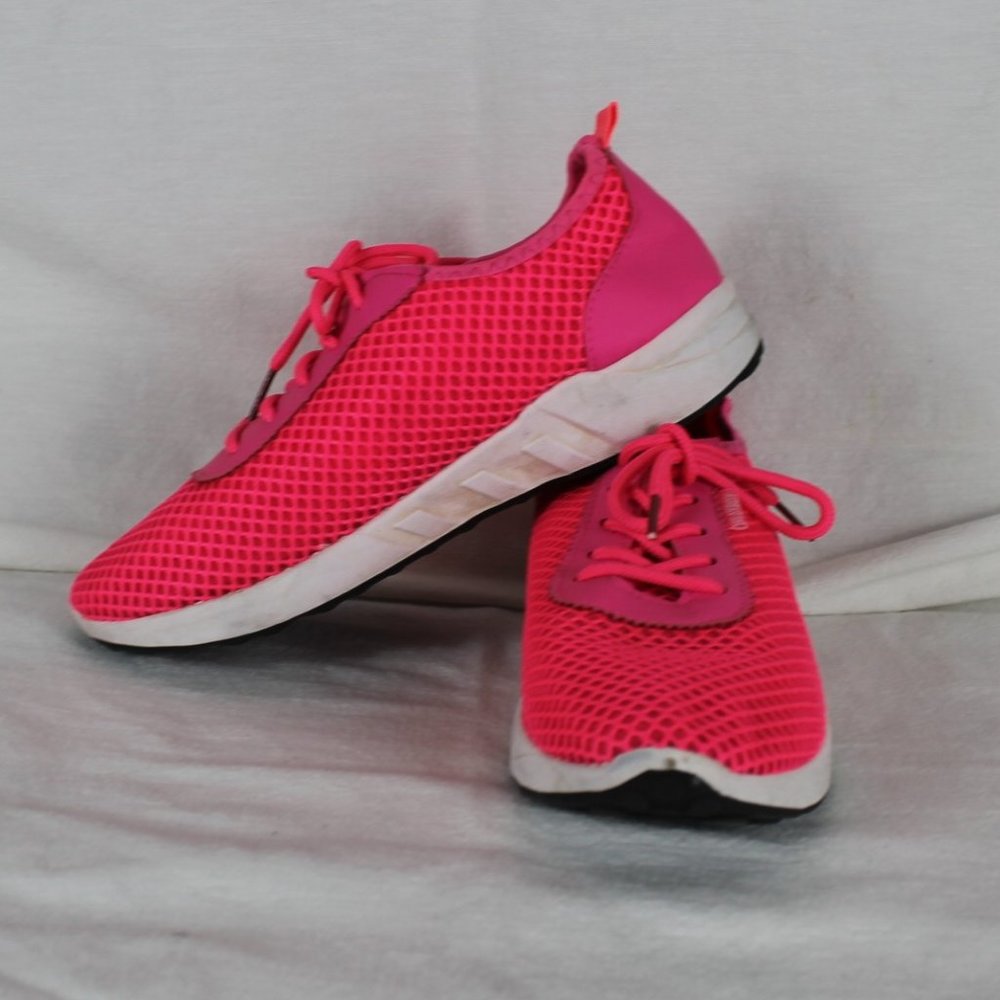 RARE PLAYBOY HOT PINK MESH SNEAKERS SIZE 8 WHITE LOGO SHOESTRING CLOSURE SHOES
